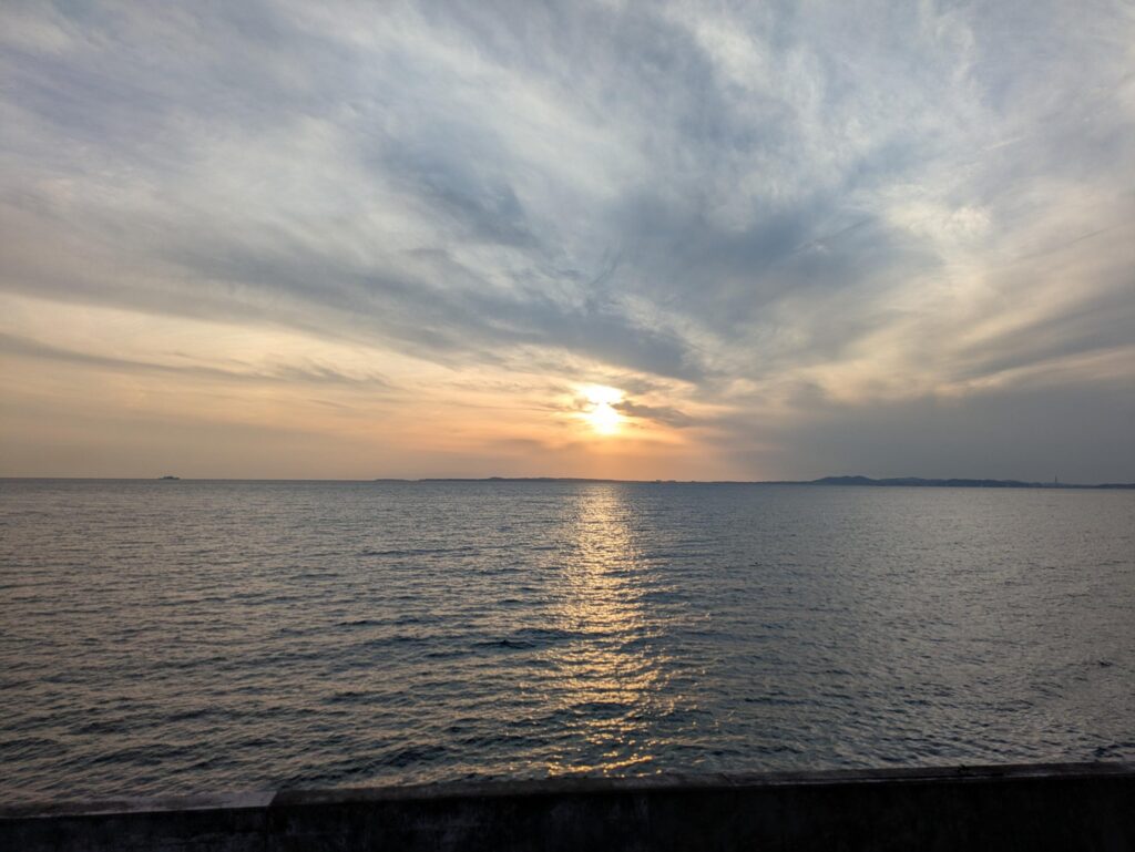 サンセットブリーズ保田のコテージから見える夕陽