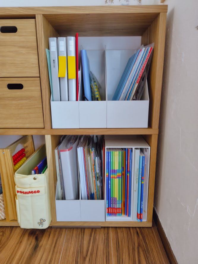 子供のランドセル収納として使っている無印スタッキングシェルフに目隠しを設置する前