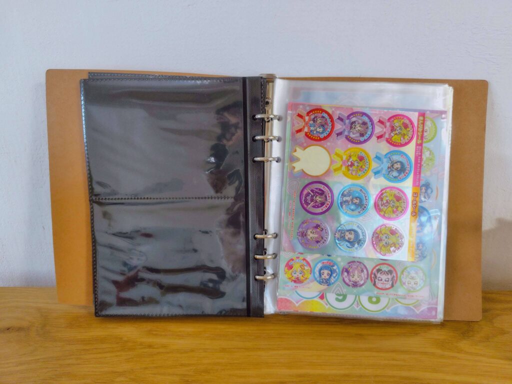 100均セリアのカスタムノートでシール帳を作成