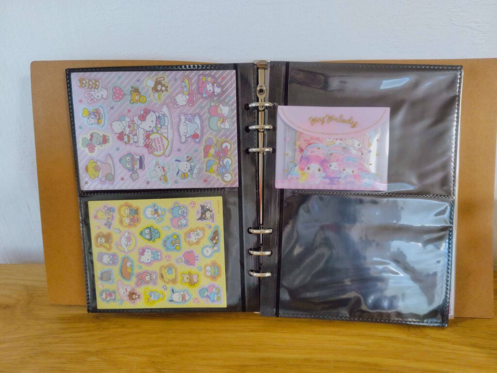 100均セリアのカスタムノートでシール帳を作成