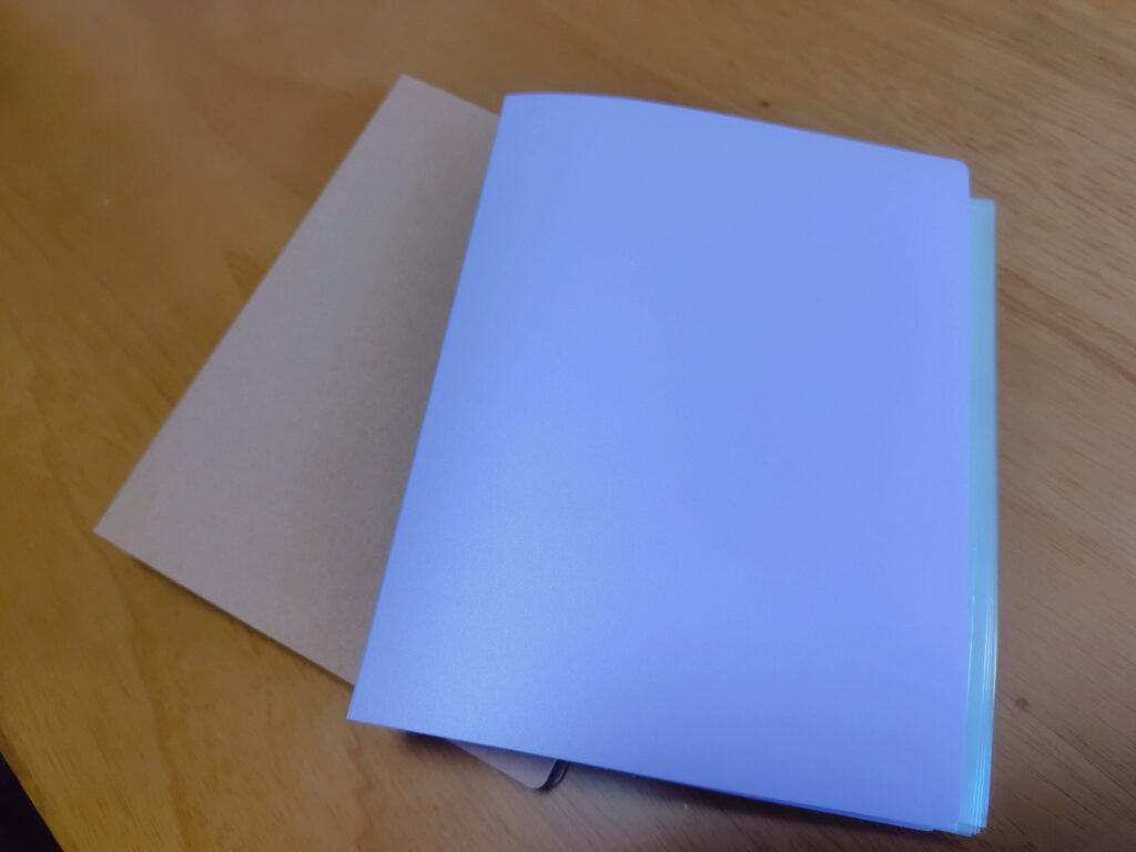 100均セリアのカスタムノートでシール帳を作成