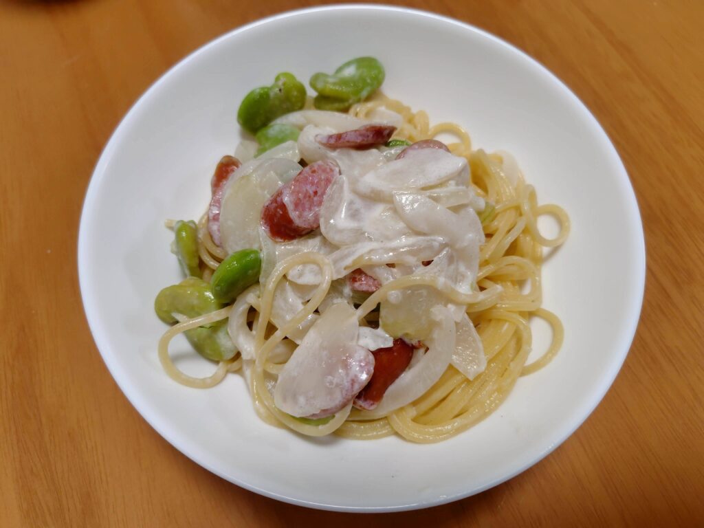 初夏の食育、そら豆のさやむき体験後に作ったクリームパスタ